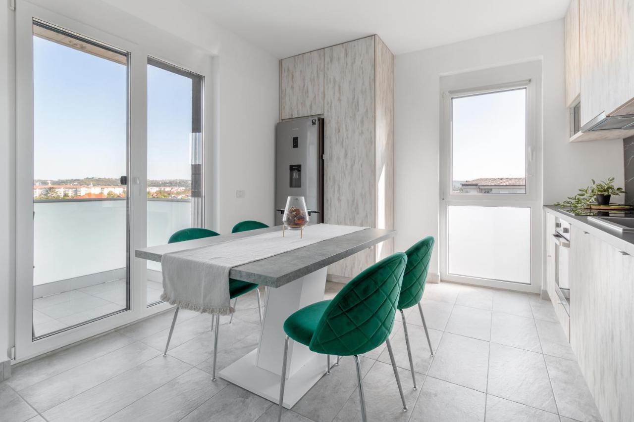 Vancouver Flat Oradea Buitenkant foto