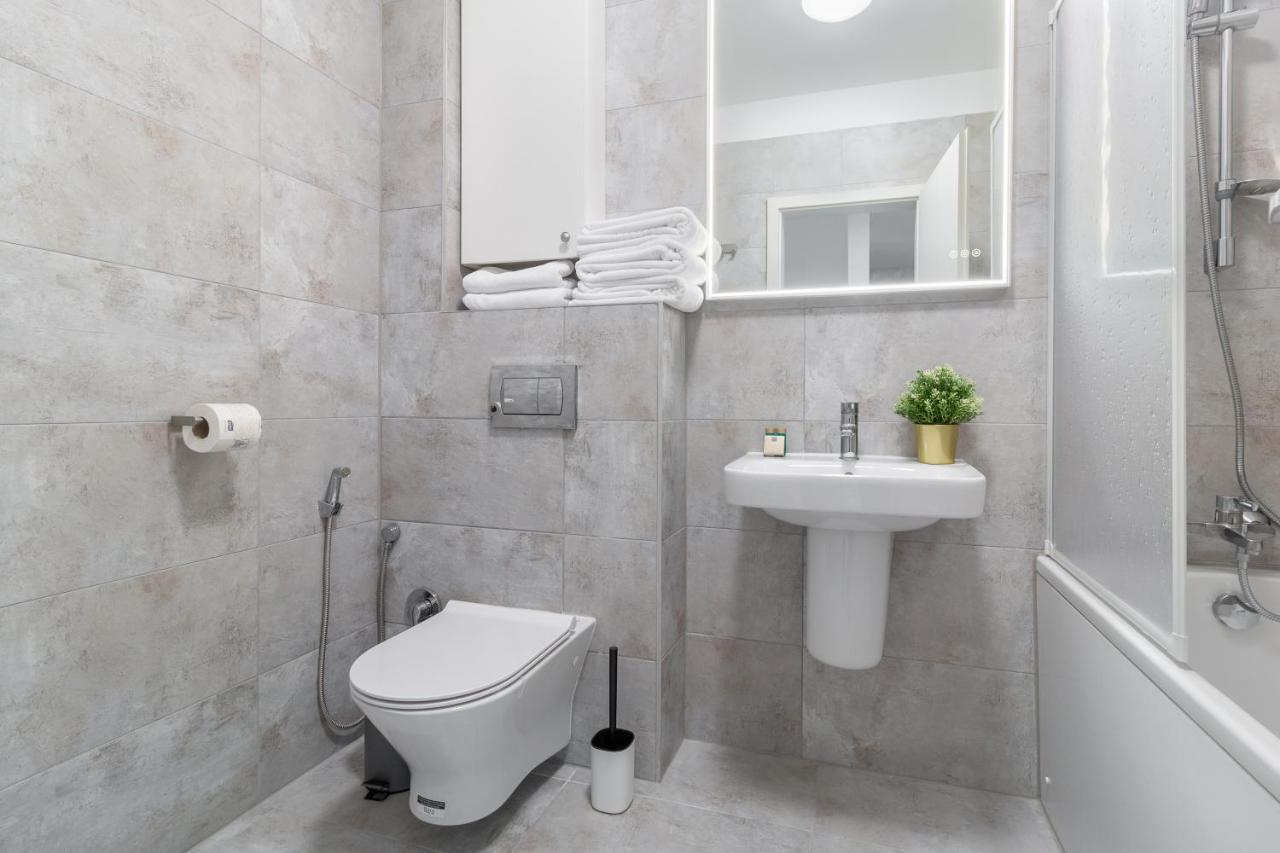 Vancouver Flat Oradea Buitenkant foto